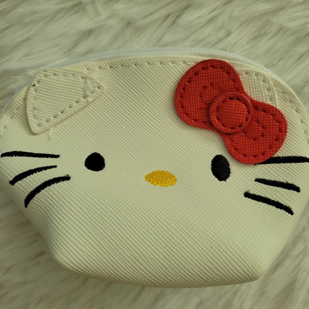 Hello Kitty Coin Purse - Picture 5 of 7